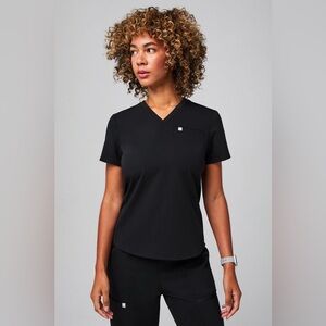 🌟 Fabletics Black Vital Flex Scrub Top NEW 🌟